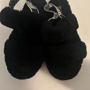 UGG Women's Black Fluffy Open-Toe Slippers